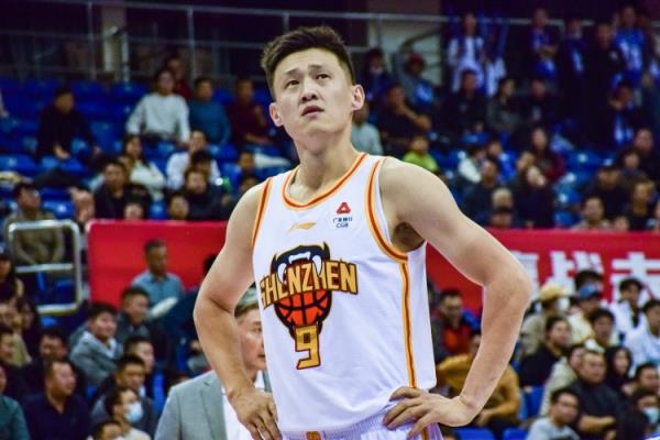 教練教你打籃球！周鵬13中10砍24分&生涯總得分升歷史第十三！