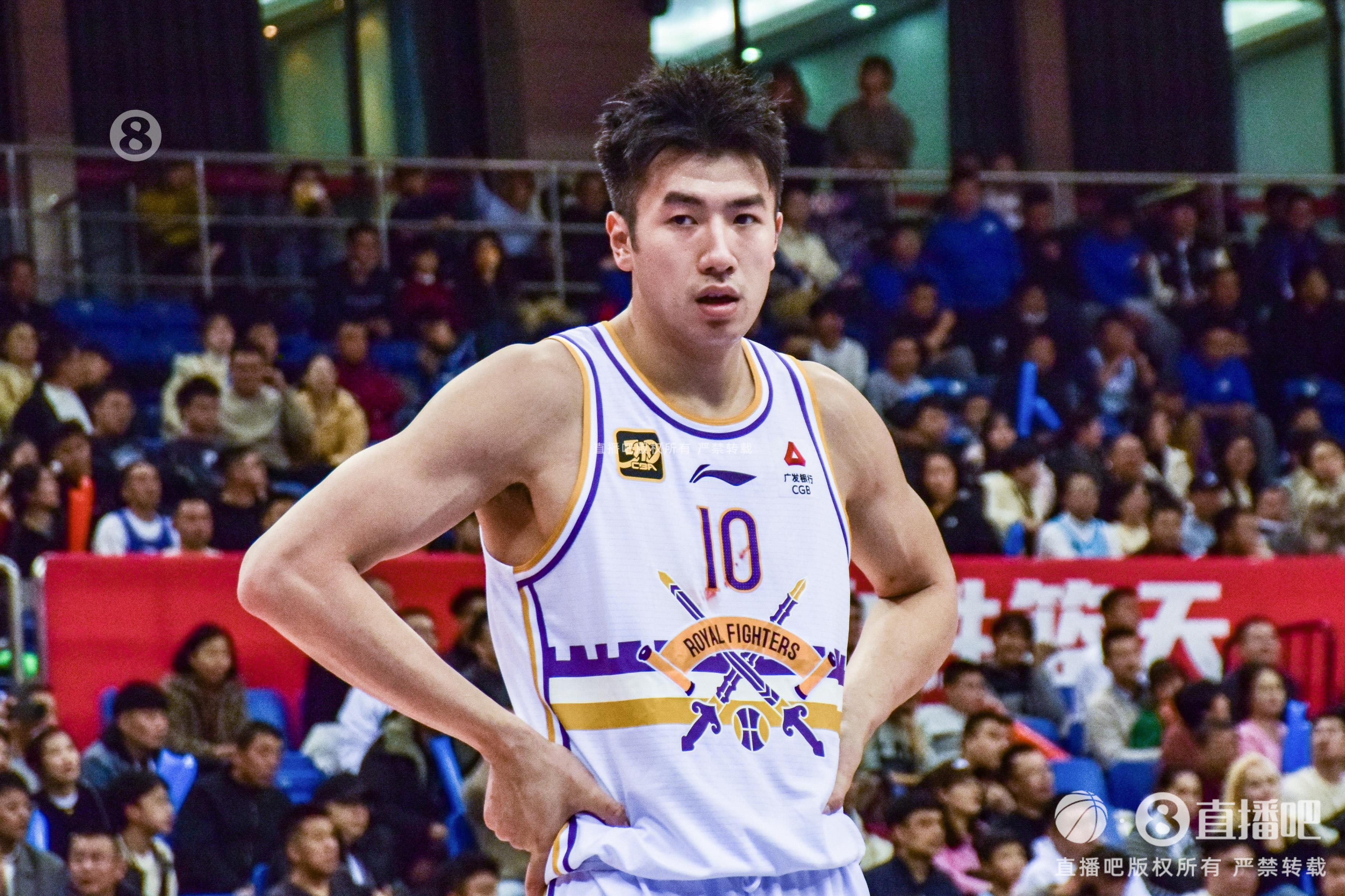 高效表現(xiàn)難救主！鄒雨宸11中8拿下21分7籃板